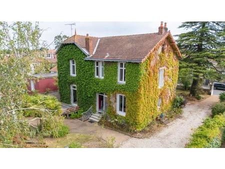 vente maison à clisson (44190) : à vendre / 199m² clisson