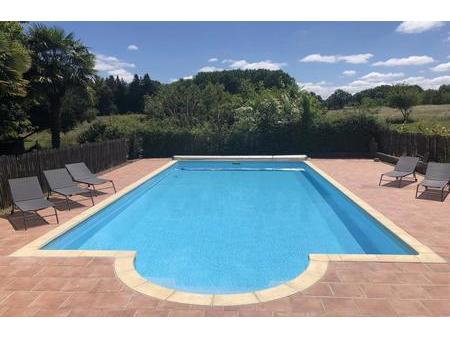 maison en pierre de 3 chambres avec maison d'amis  piscine et dépendances  sur près de 2 h