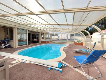 vente maison piscine à sainte-foy (85150) : à vendre piscine / 250m² sainte-foy