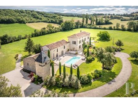 entre quercy  albigeois et rouergue  une maison des 17e et 19e s   sa grange aménagée  son