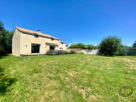 vente maison à sainte-pazanne (44680) : à vendre / 155m² sainte-pazanne