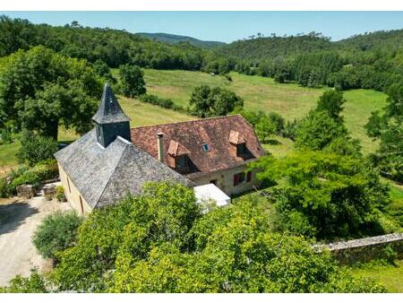 secteur gourdon. ancienne chapelle restaurée avec extension  jardin clos et vue