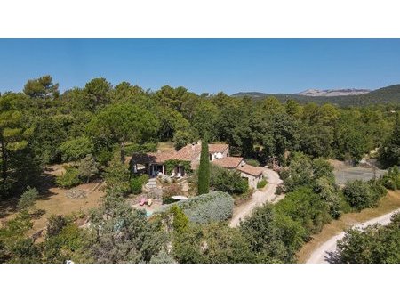 provence - var: prachtig provençaals 'domaine' met een mooie natuurstenen villa (5 sk  4 b