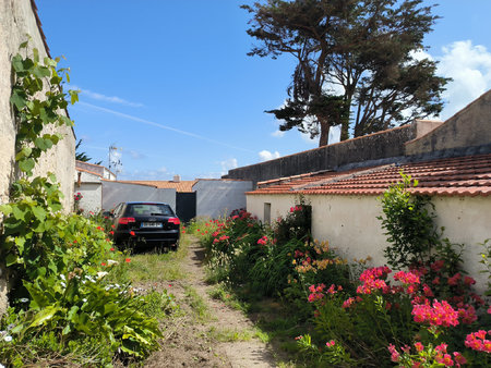 exclusivité. noirmoutier-en-l'ile. maison de chambres à 100