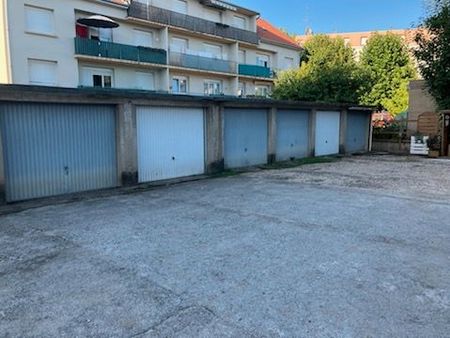 vente garage thionville quartier basse terres dans cours isolée à l'arrière d'un immeuble