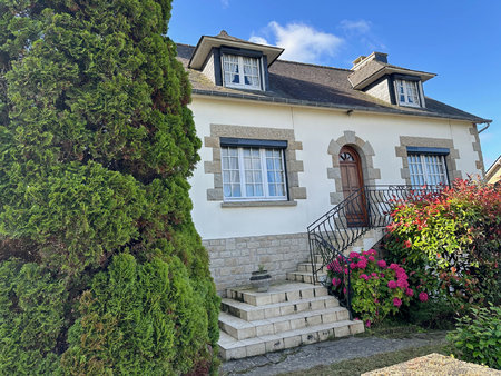 au coeur de matignon maison neo-bretonne independante