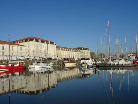 beau t2 meuble a l année rochefort