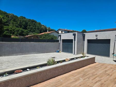 grande maison de famille avec piscine et 1 appartement indépendant