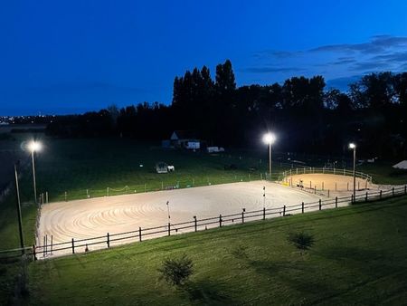 maison avec grand terrain et prés pour chevaux