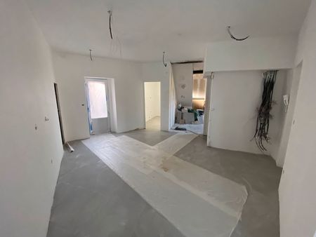 duplex 93m2 à finir de rénover