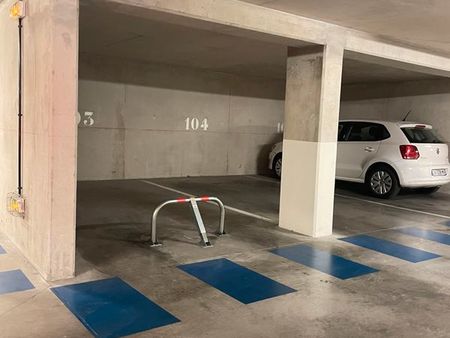 parking porte romaine