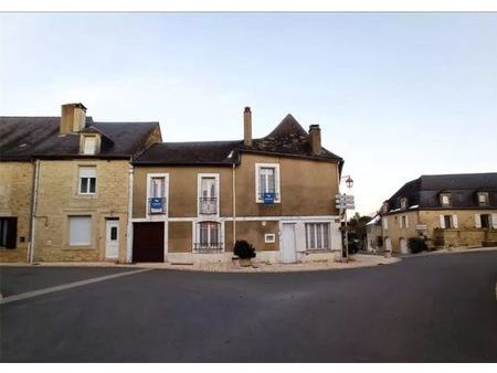 maison de bourg dans village de 125 m²