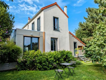 maison et dépendances sur grand terrain 1250m2