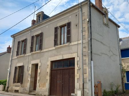 maison ancienne dans bourg