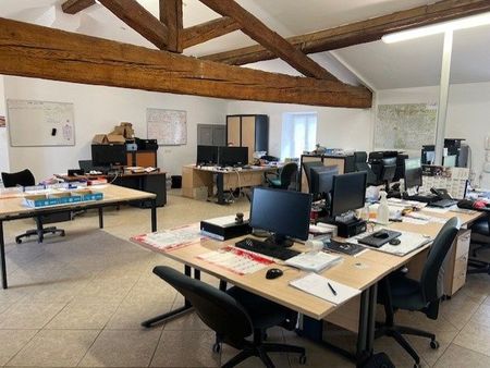 bureaux 210 m²