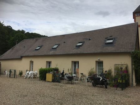 charmante maison t3 cadre bucolique avec très grand garage fermé