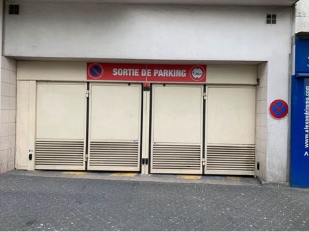 vend box / garage / parking fermé arcueil rer b