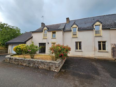 maison de bourg de 107m2 à montreuil-le-gast