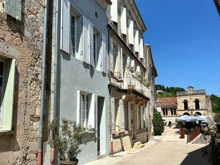 maison chic 2/3 chambres dans un village médiéval