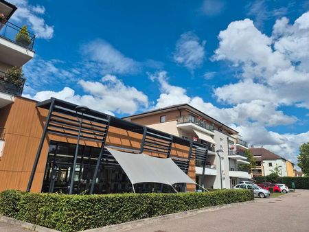 logement avec jardin en résidence seniors elogia - metz grange aux bois