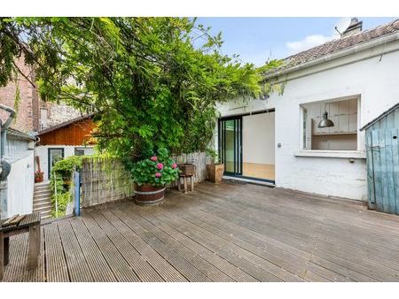 gentilly place du marché - bel atelier/appartement avec verriere et terasse dans petite co