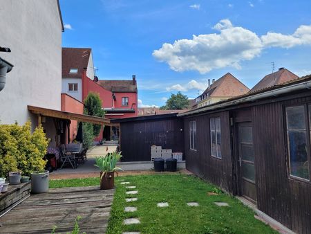 maison spacieuse au centre ville de benfeld avec un jardin