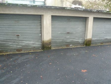 location garage quartier lawrence pau