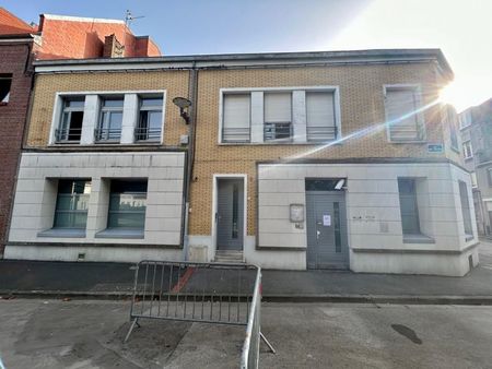 immeuble 10 pièces 240 m²