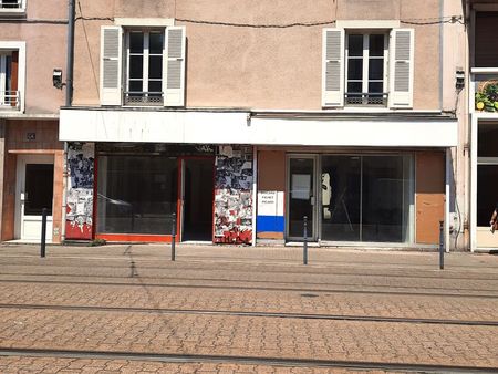 local commercial 31 m² 134 cours berriat