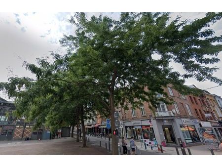 murs commerciaux loués + t3 à travaux - lille place de la nouvelle aventure -