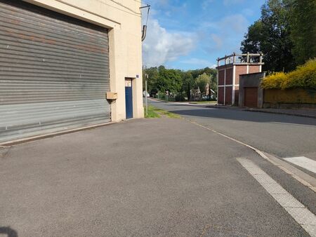 batiment commercial et de stockage 750m2 sur 1000m2 de terrain