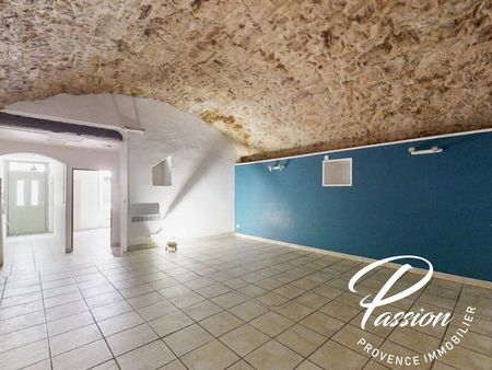 immeuble 180 m² la tour-d'aigues