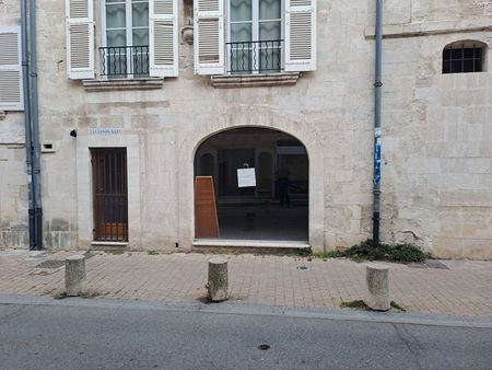 local commercial 39 m² avignon