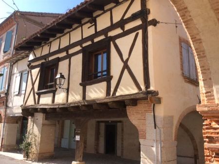 belle maison 16e siècle en colombage avec garage