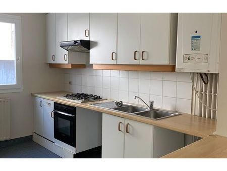 location appartement 3 pièces 82 m² lyon 4 (69004)