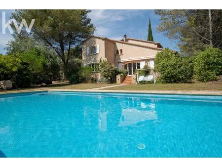 villa 7 pièces - 183 m² avec piscine au beausset