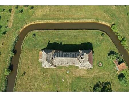 chateau à vendre au coeur de la bourgogne proche chalon sur saone coté bresse