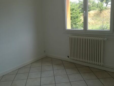 appartement t2 proche hôpital et lycée