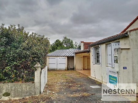 maison de 80 m² à restaurer avec ses dépendances.