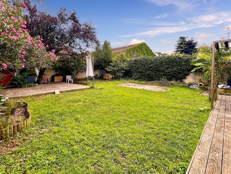 maison de luxe à vendre dans le quartier la plaine