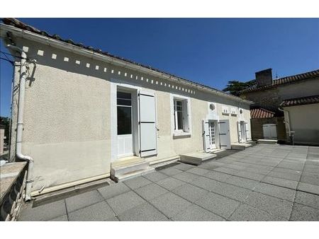 vente appartement 5 pièces 90 m² la rochefoucauld-en-angoumois (16110)