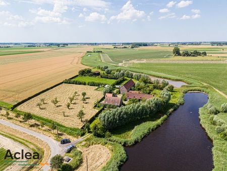 unieke hoeve aan de molenkreek in sint-margriete met vakantiewoningen en schuur