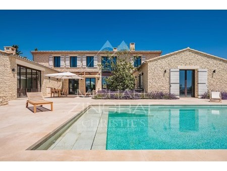 maison de luxe à vendre à gordes