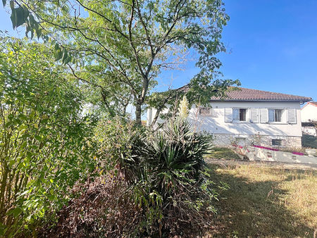 vente maison 5 pièces  120.00m²  montmorillon