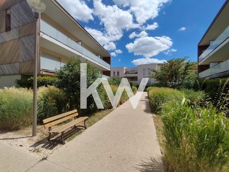 appartement avec parking et terrasse à castelnau le lez