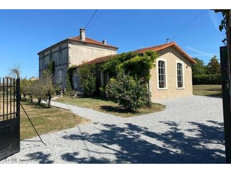 magnifique maison de maître sur plus d'un hectare de terrain et avec de belles...