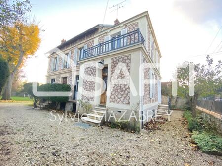 maison pleine de charme avec son parc arboré