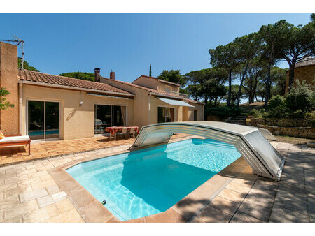 propriété tranquille sur colline avec ancien moulin  appartement indépendant et piscine ch