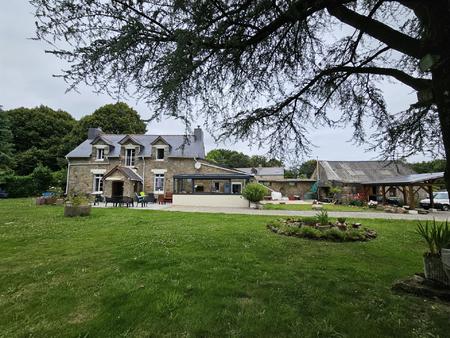 en campagne  jolie maison en pierres avec dependances