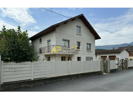 rare a la vente jolie maison avec jardin a chambery (bissy)